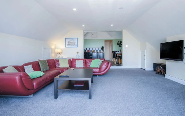 The Gatehouse - 2 Bedroom Apartment - Pendine