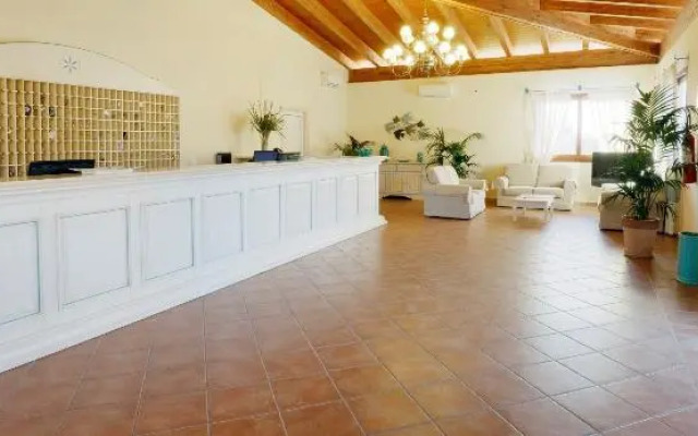 Marina Rey Beach Resort