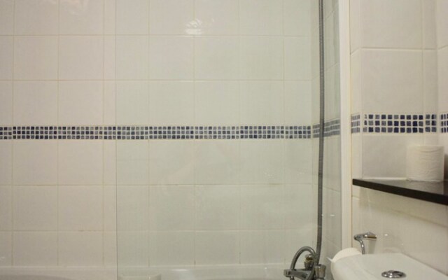 2 Bedroom Apartment With Balconies