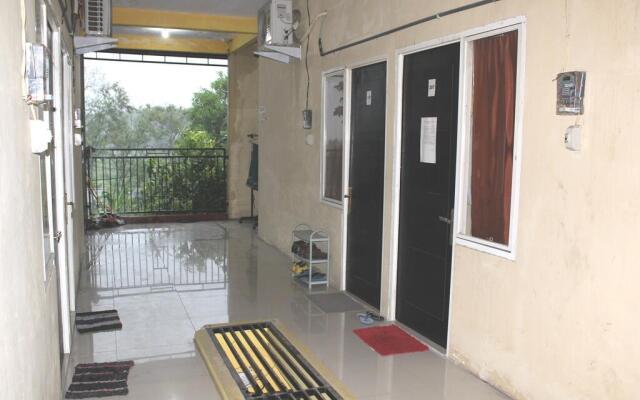 OYO Life 2982 Griya Aisyah Residence 2