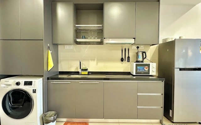 Encorp Marina Puteri Harbour by Stayrene