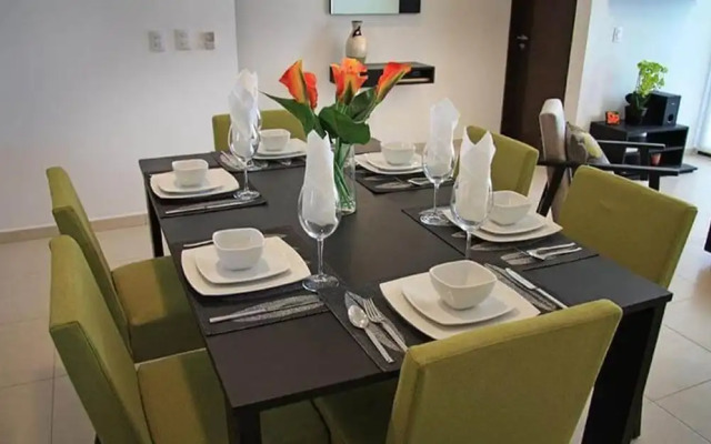 M8 Condo in Tropical Hideaway by Gate48