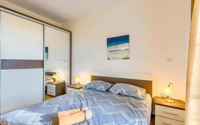 Medulin Luxury Apartments with beautiful garden 100 m from beach