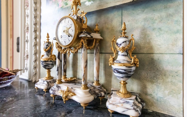 Attractive castle in Cezac with private pool