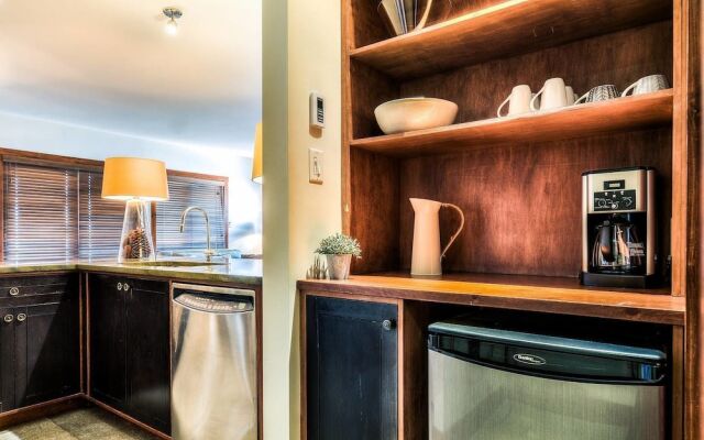 Mont-tremblant Country Chic Ski In/ski Out