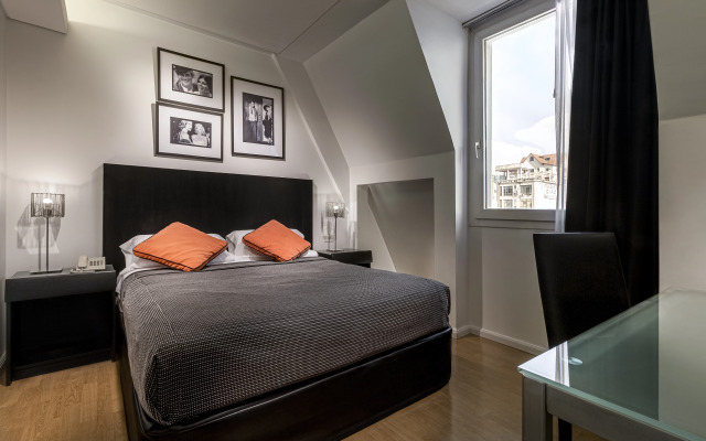 Broadway Hotel & Suites