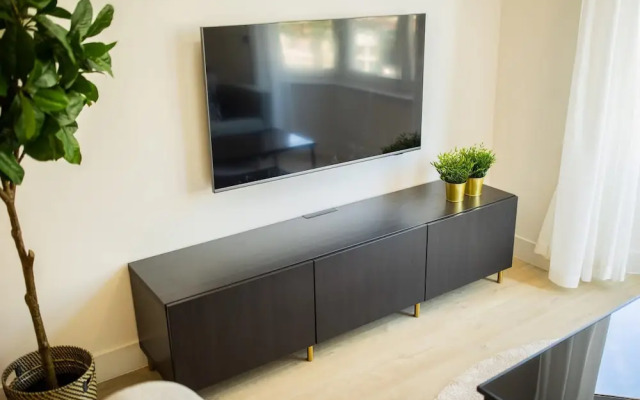 Alphabet 1BR Serviced Apartment -nb304/306-
