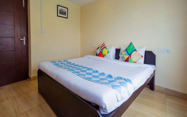 OYO 13160 Home City Heart 3BHK Mall Road