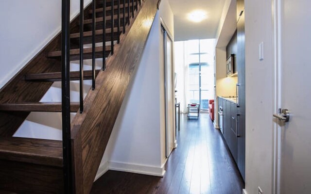 Pinnacle Suites - Trendy 2-Story Loft offered by Short Term Stays
