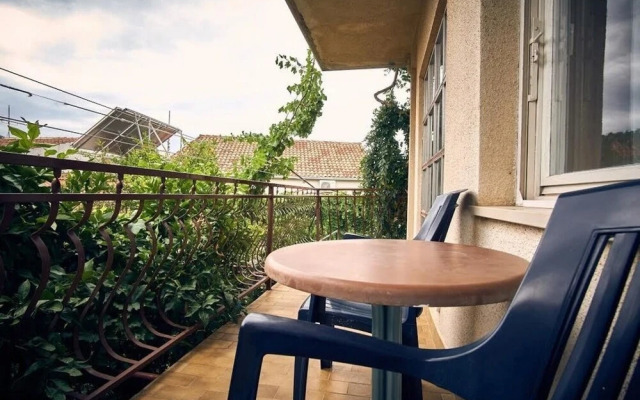 Ivan - Close to the sea - A1