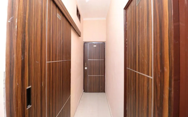 OYO 35497 Hotel Kapoor Residency