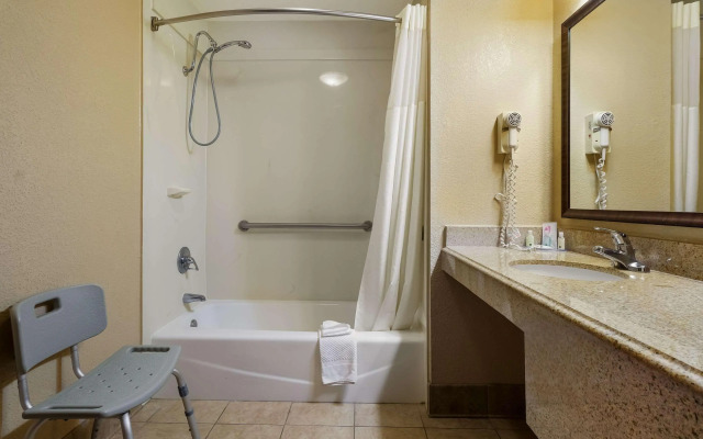 Quality Inn & Suites