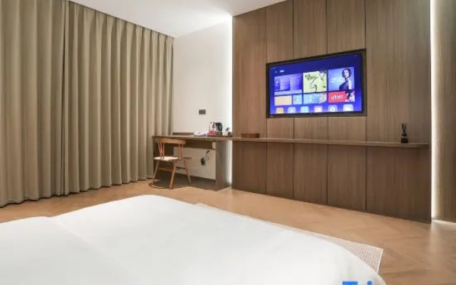 Weiman Hotel (Qingtai Century Plaza)