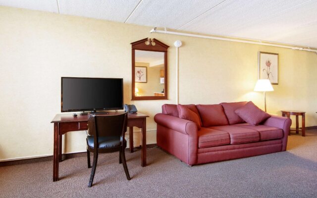 Rodeway Inn Aurora