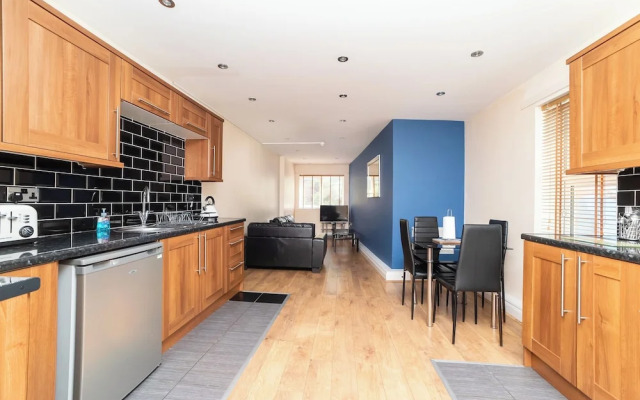 2 Bedroom Apartrment