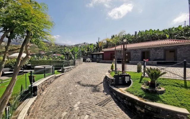 Villa Nova Madeira no Funchal Casa A e B