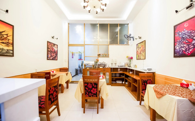 OYO 518 Chariot Hotel