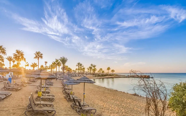 Adams Beach Hotel & Spa
