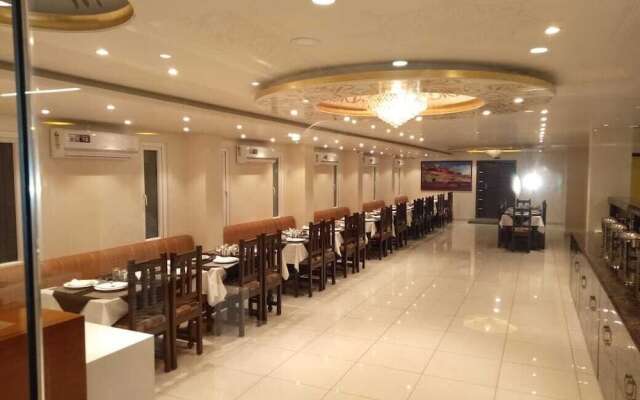 Hotel Royal Amer City