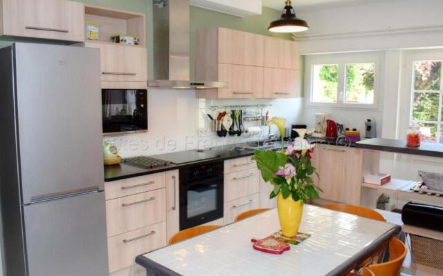 Gîte Beaumont-la-Ronce, 5 pièces, 8 personnes - FR-1-381-97