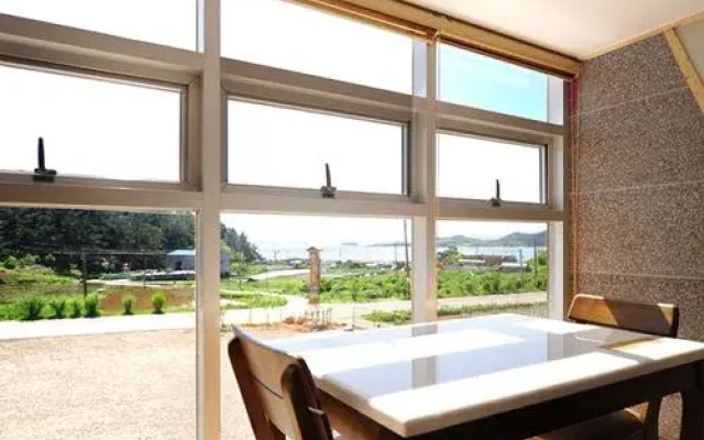 Yeosu Gold Light Pension