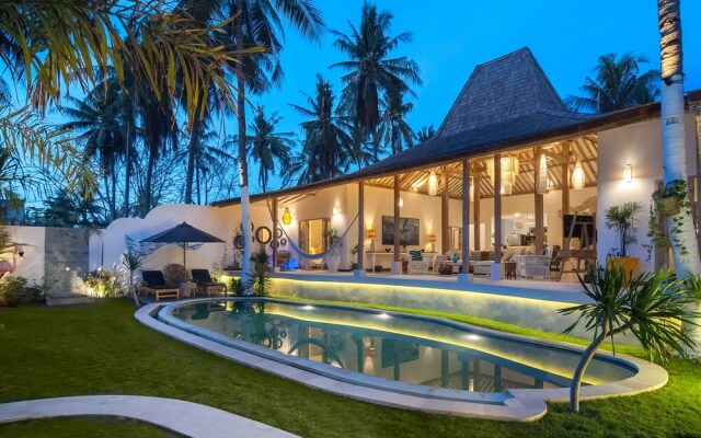 De'Coco Villa and Suites
