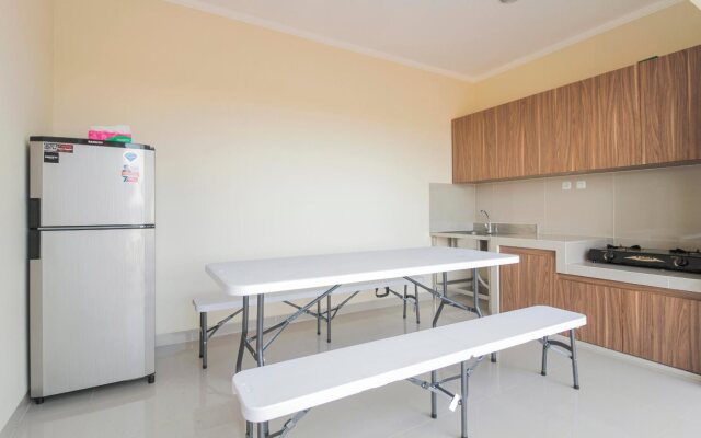 RedDoorz near Soekarno Hatta Airport