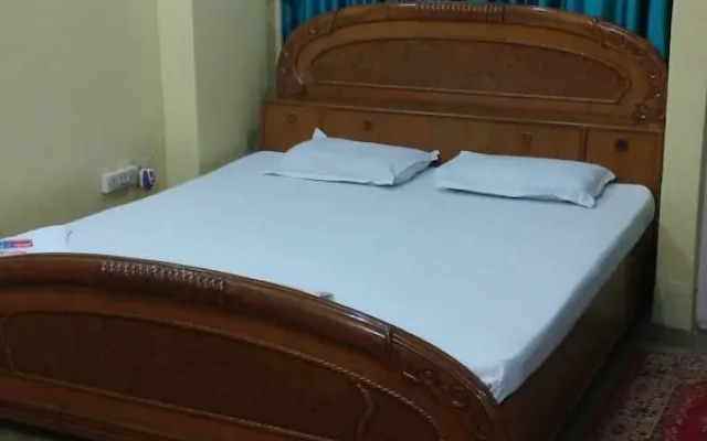 Royal Guest House & Service Apartment