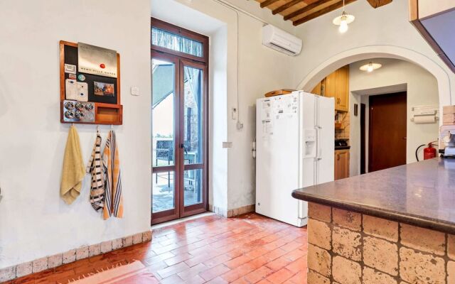 Farmhouse for 16 People in Lazio