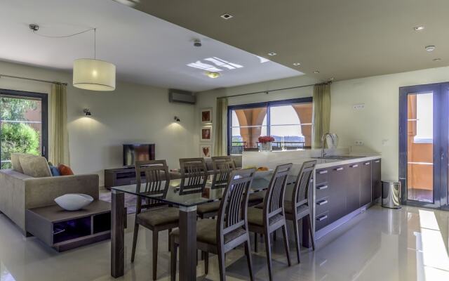 Spacious Villa in Alcantarilha With Private Swimming Pool