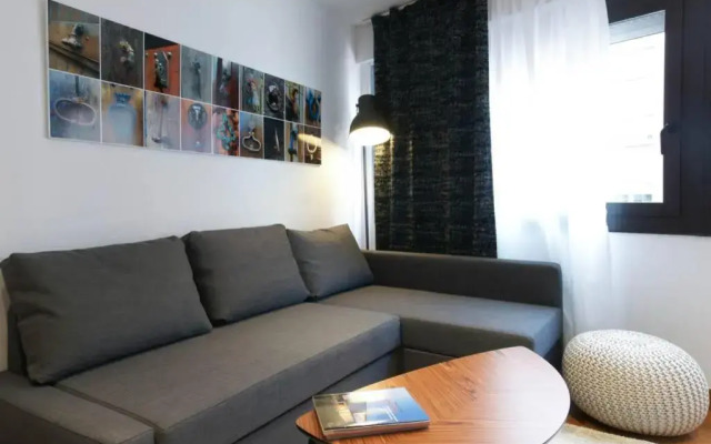 Eiffel Bridge Boutique Apartment