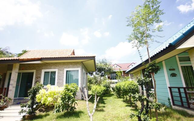 Suanrimnam Bangpakong Resort