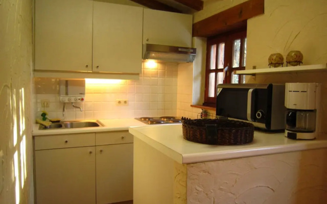 Cosy and Snug Holiday Home With Joint Swimming Pool