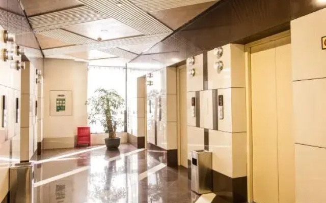 Luck Hotel (Shijiazhuang Huai'an East Road)