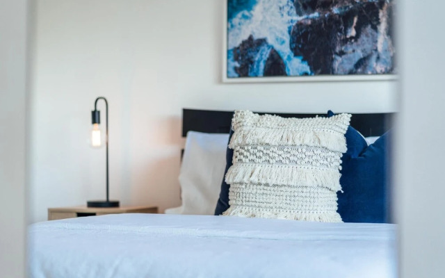 Urban Beach Shack-Metres from the Beach & Cafes