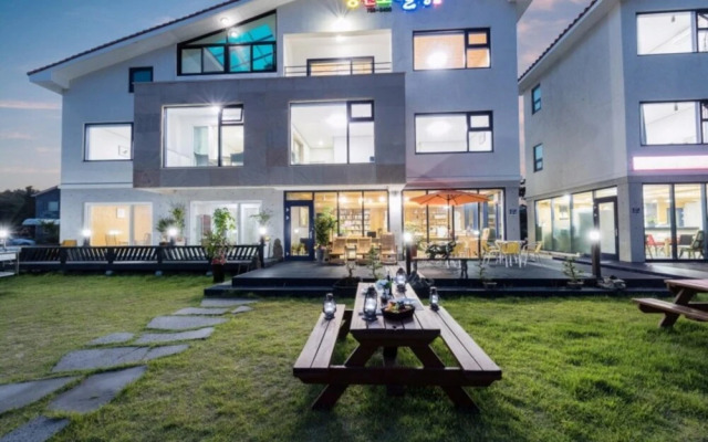 Seogwipo Gongcheonpo Villa Pension
