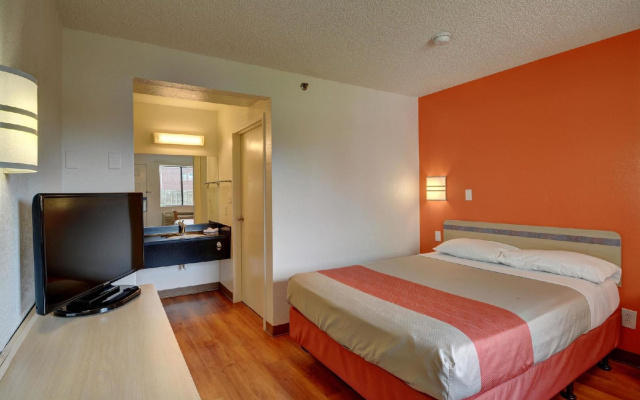 Best Western Camelot Inn