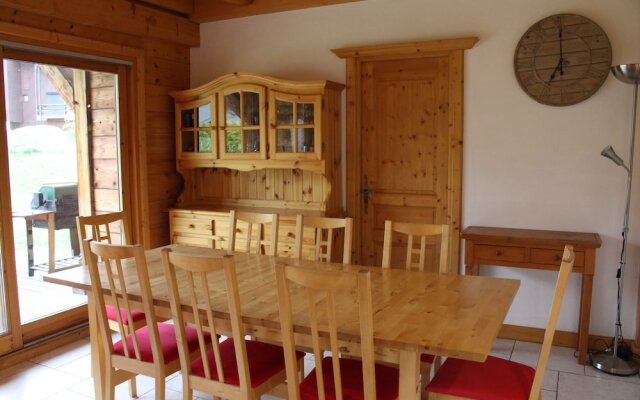 Brilliantly Located Spacious 4 Bedroom Chalet