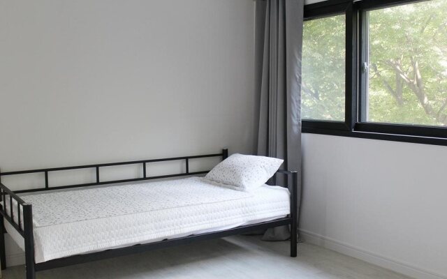 Lia House