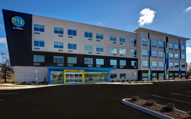 Tru by Hilton Alcoa Knoxville Airport
