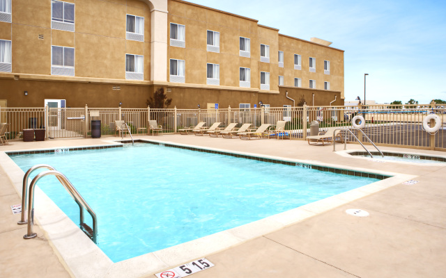 Hampton Inn & Suites Ridgecrest