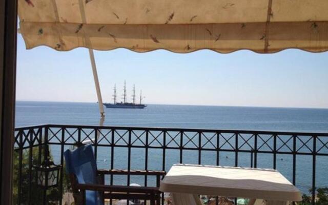 Dimitra Holiday Rooms