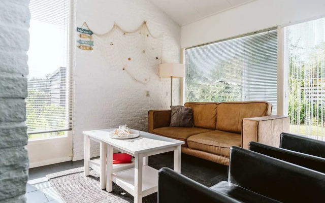 Beautiful Holiday Home in Ouddorp With Balcony