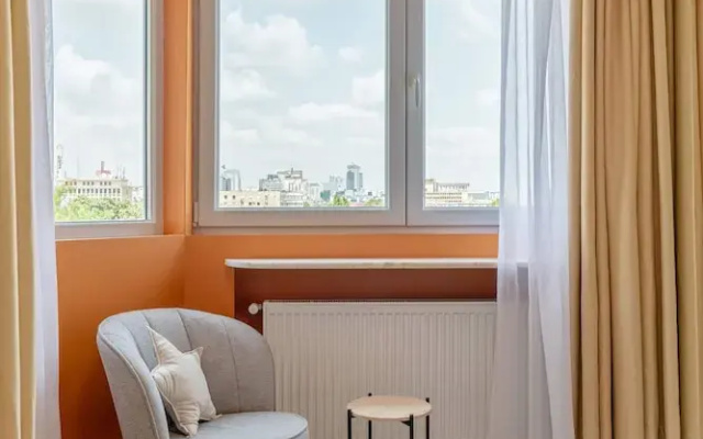 Playful & Bright 1BR near The Faculty of Law