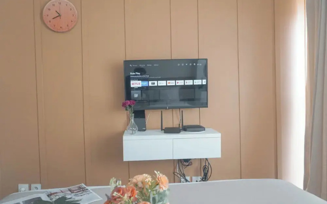 Cozy And Homey Studio At Metropolitan Park Apartment