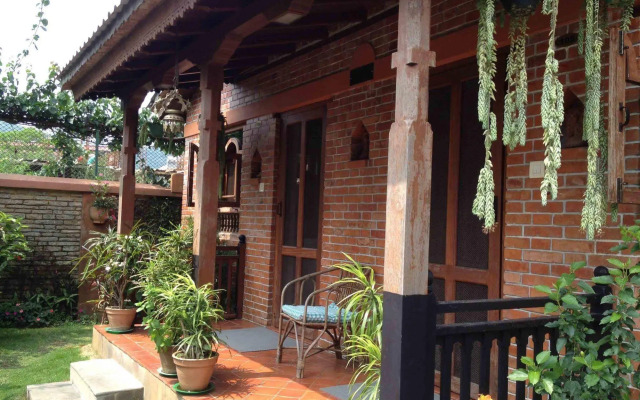 Vardan Resort n' Apartment