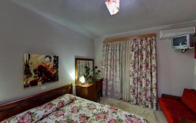 Dryades Hotel