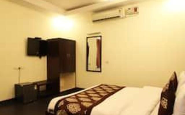 OYO 9030 Hotel Delhi Airport Plaza