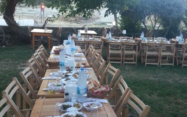 Gokceada Uysallar Köy Evi