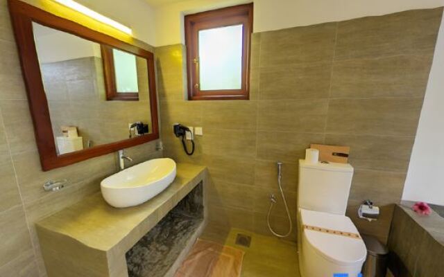 Ehalagala Lake Resort